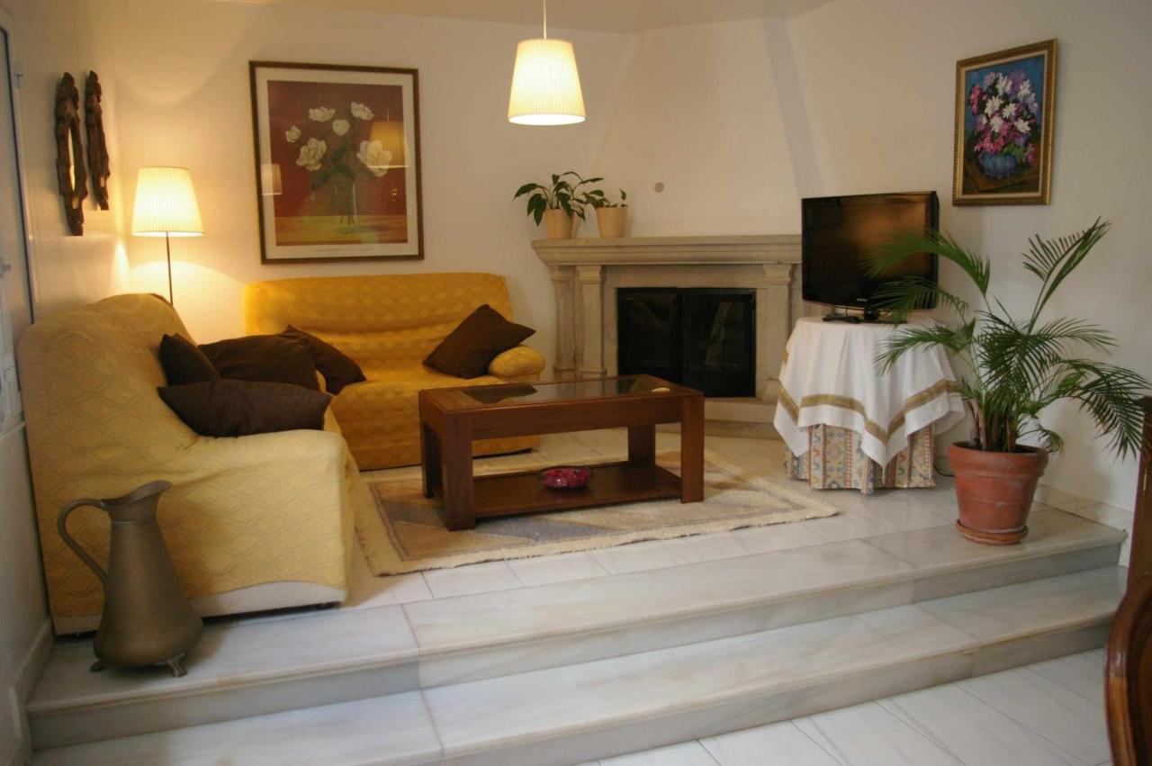 Vivienda Tradicional Con Jardin Y Patio Interior Villa Villanueva De Arosa Exterior photo